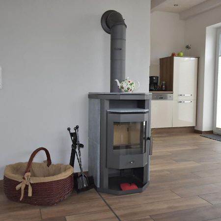 Cozy Holiday Home In Gross Schwansee With Sauna ภายนอก รูปภาพ