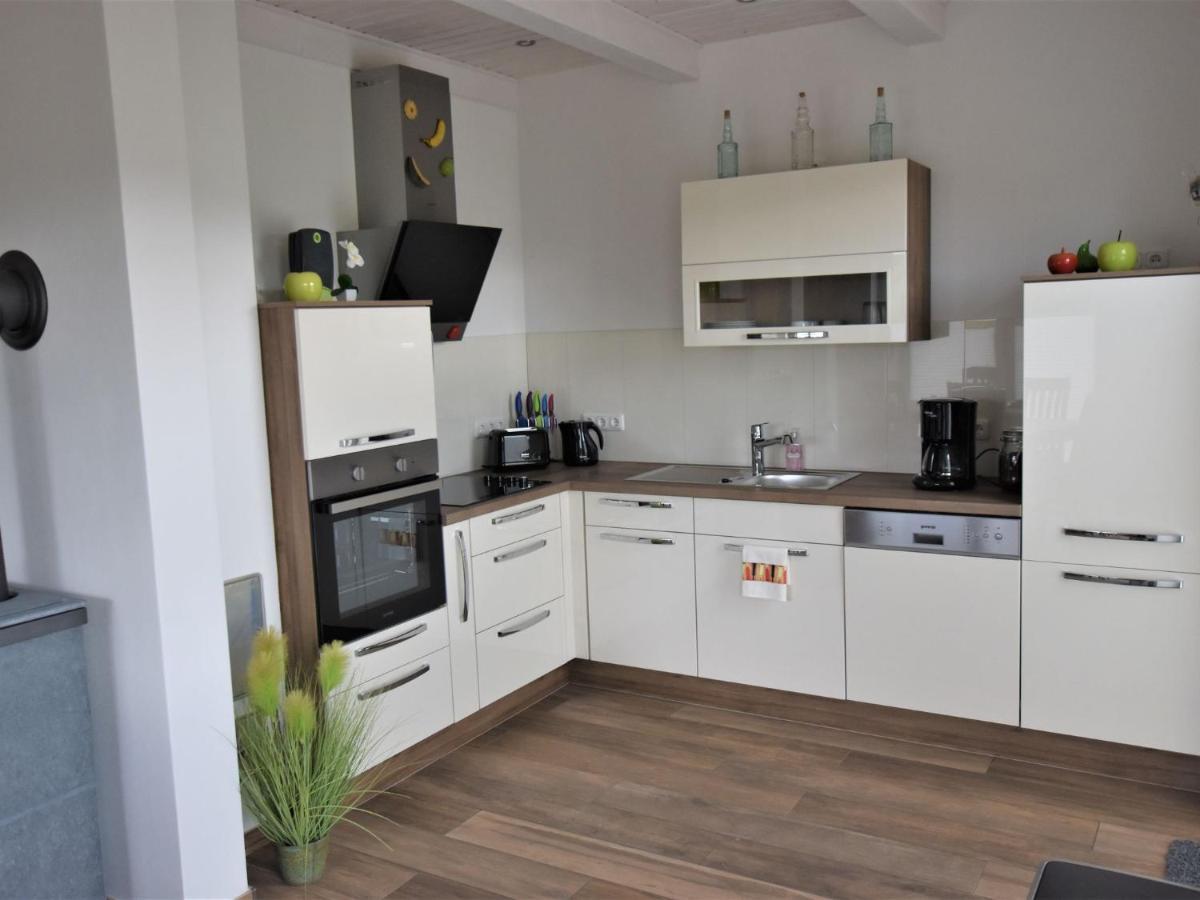 Cozy Holiday Home In Gross Schwansee With Sauna ภายนอก รูปภาพ